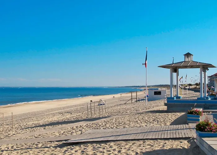 Les Bains Douche By Interhome *